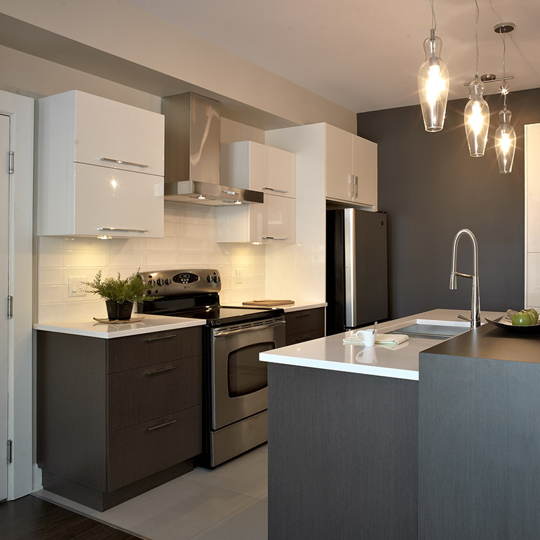 Cuisines Beauregard |Contemporary kitchen with wall cabinets in white thermoplastic